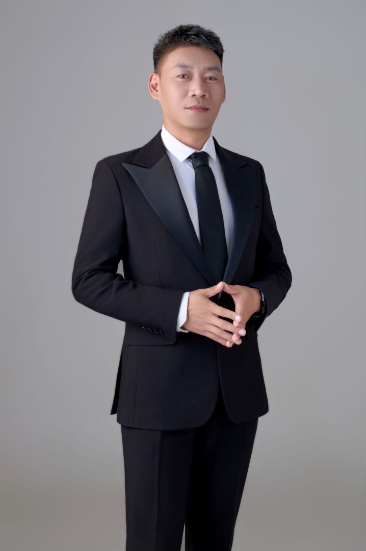 首席設計師:馮志剛